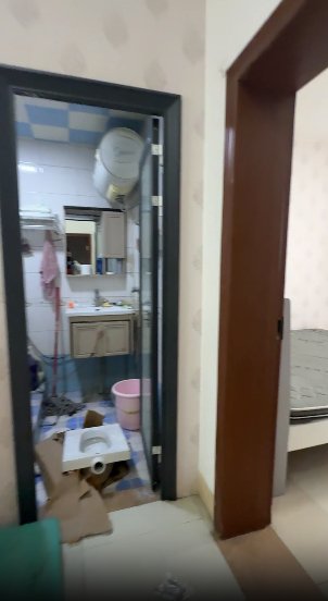 荣鑫二期3室2厅1卫 22.8万元 荣鑫二期3室2厅1卫 22.8万元
