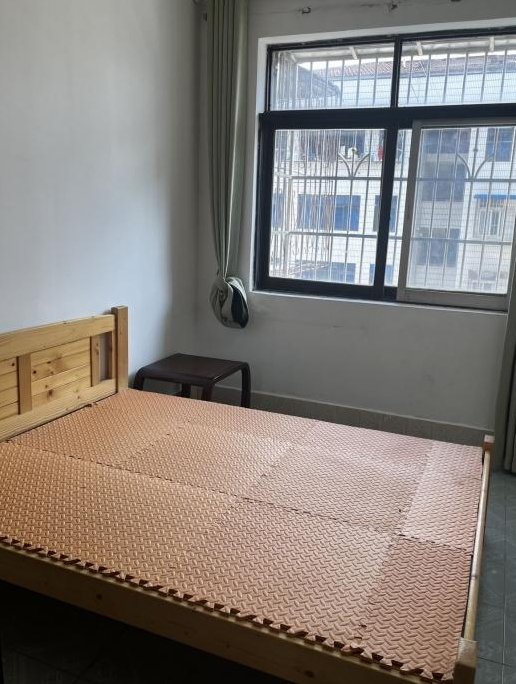 右江区政务中心旁有一套三房一厅套房招租 右江区政务中心旁有一套三房一厅套房招租