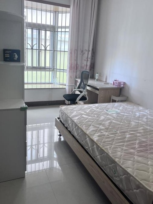龙景区龙景苑公务员小区大四房出租 龙景区龙景苑公务员小区大四房出租