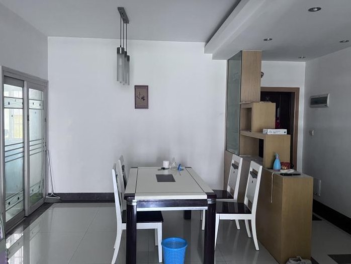 龙景区龙景苑公务员小区大四房出租 龙景区龙景苑公务员小区大四房出租